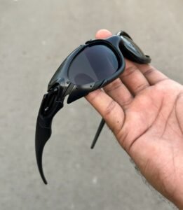 PLATE Sports Edition (Black-Black) UV- 400 Protection